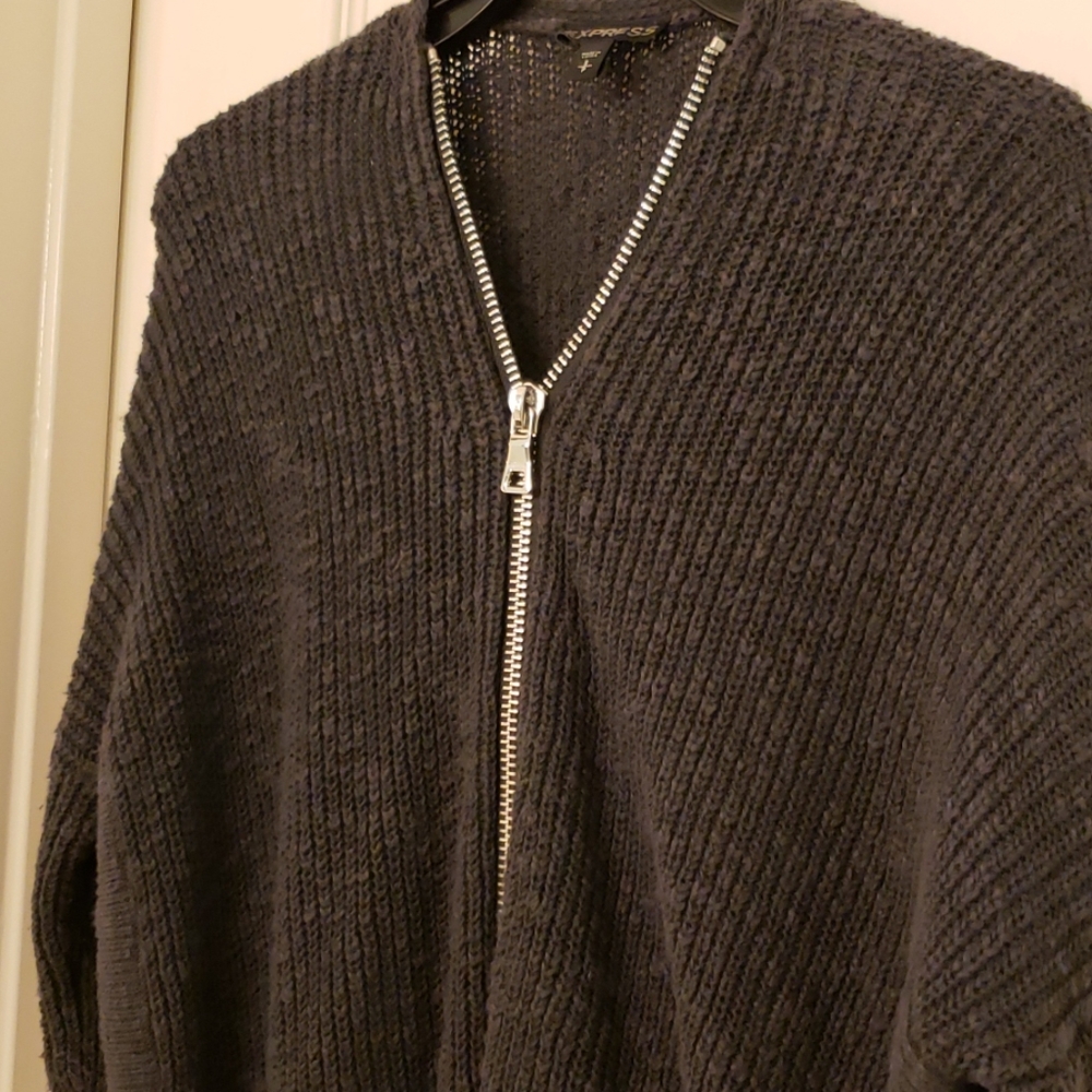 Express sweater - Picture 3 of 3